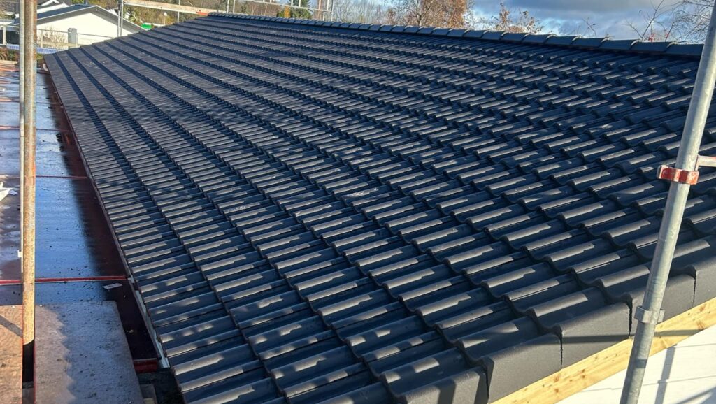 Færdigt tag i Køge efter vandskade