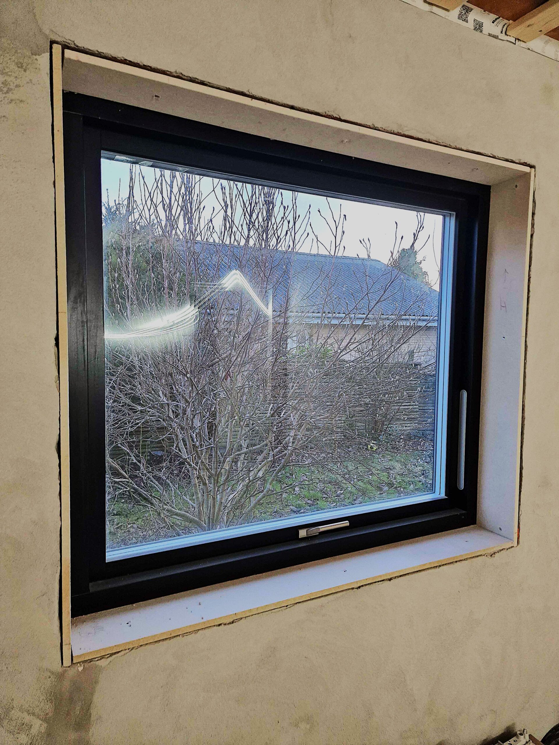 Nyt vindue installeret uden dør