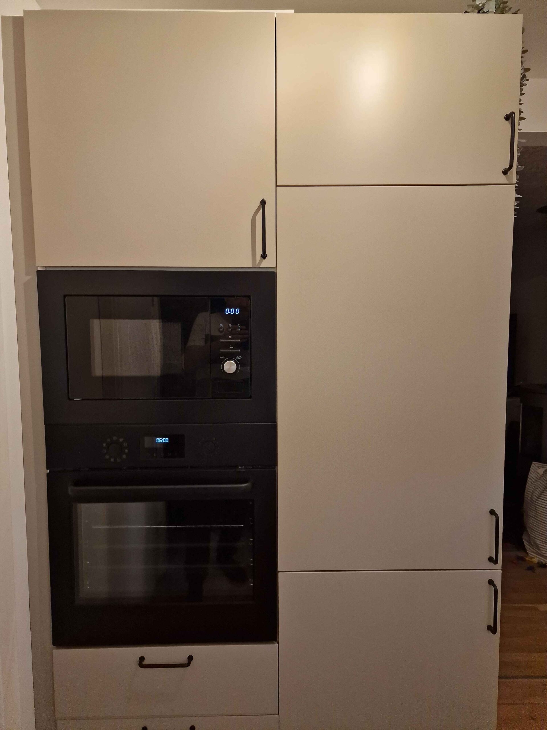 Nyt højskab køkkenrenovering